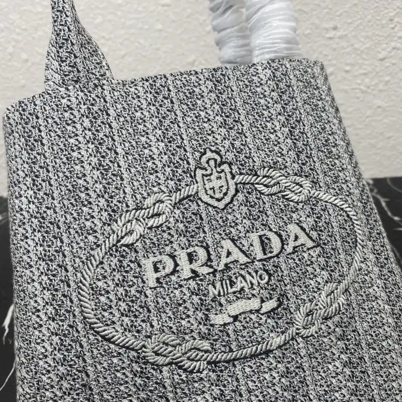 Pra*a bag 2209yz0089