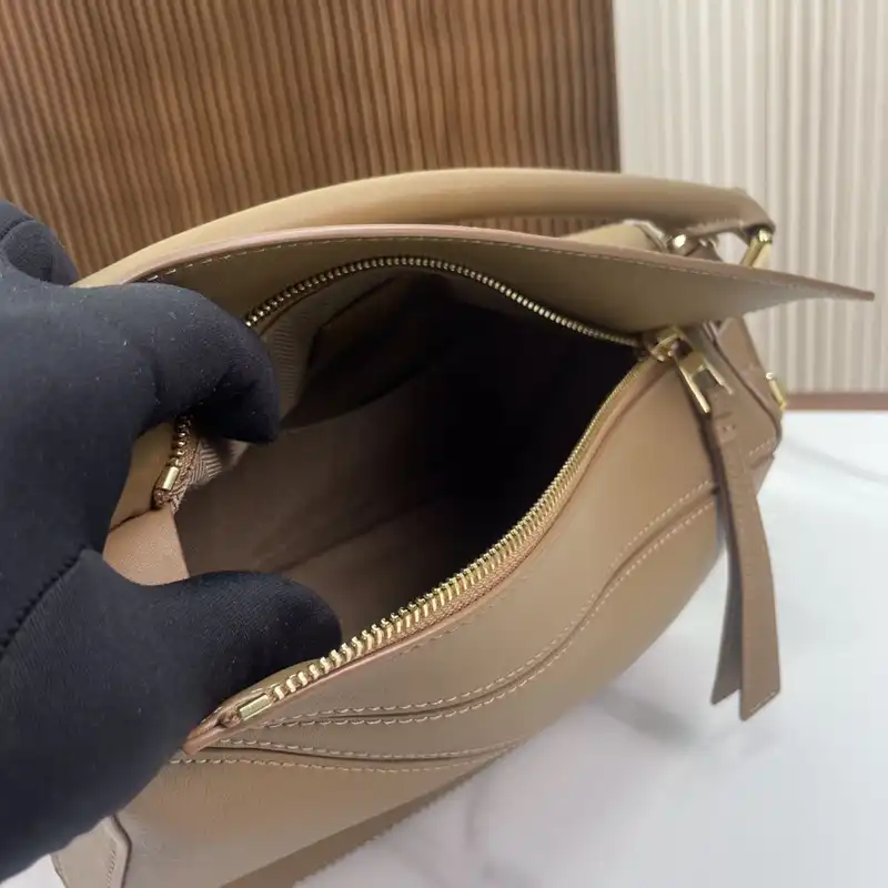 L0ew* bag 2309ya0135