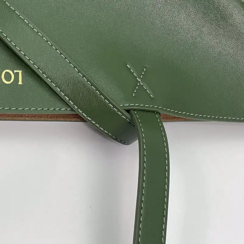 L0ew* bags 2312ya0015