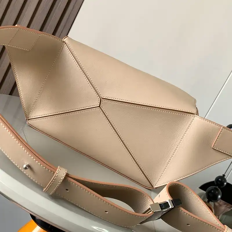 L0ew* bags 2312ya0021