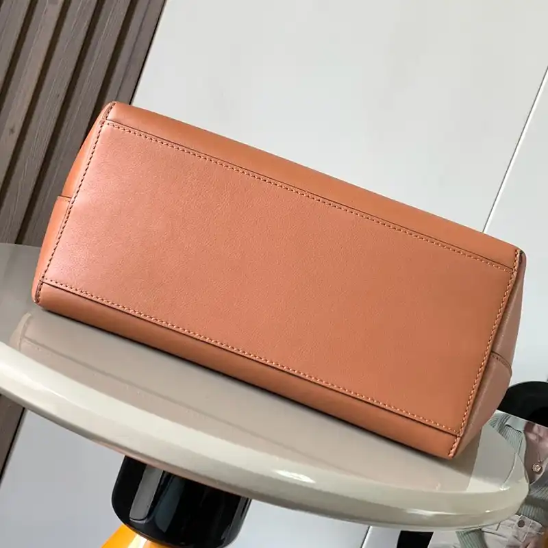 L0ew* bags 2401ya0161