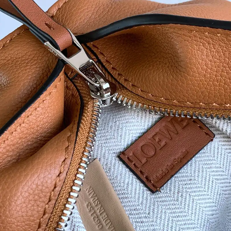 L0ew* bags 2404ya0094