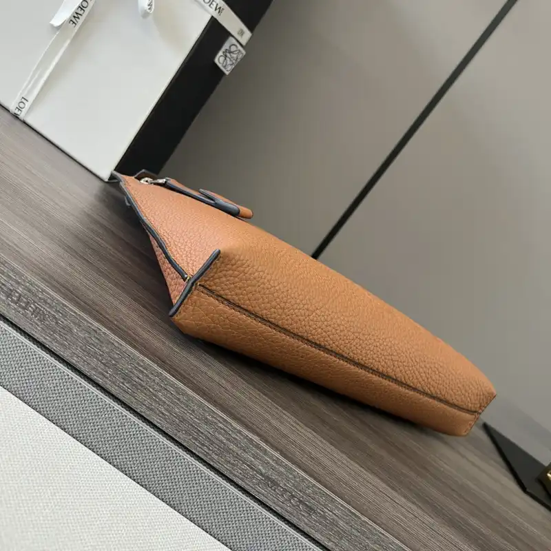 L0ew* bags 2406ya0162