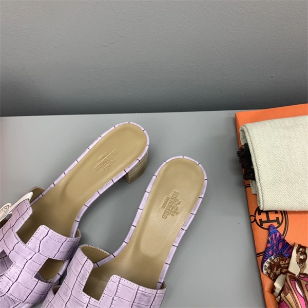 H Slipper Unisex 2365